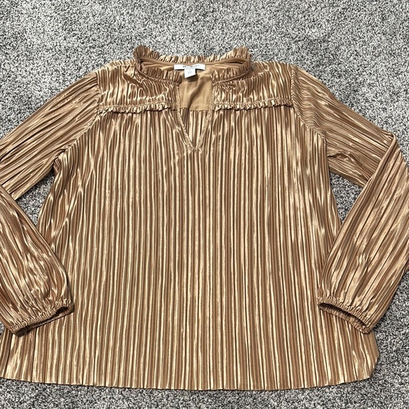 Like New WHBM Elegant Gold Pleated Women's Long Sleeve Top Size Medium - Picture 1 of 6